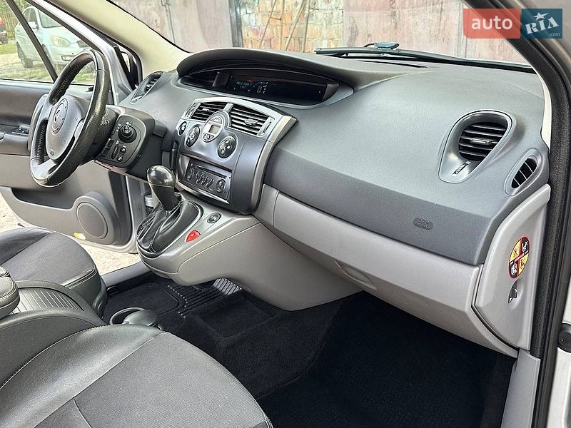 Минивэн Renault Scenic 2005 в Дрогобыче