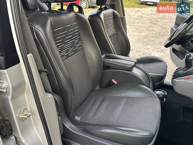 Минивэн Renault Scenic 2005 в Дрогобыче