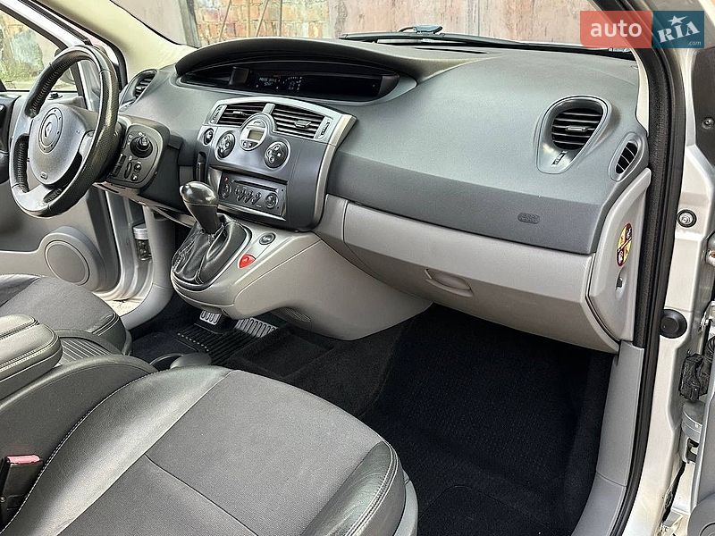 Минивэн Renault Scenic 2005 в Дрогобыче