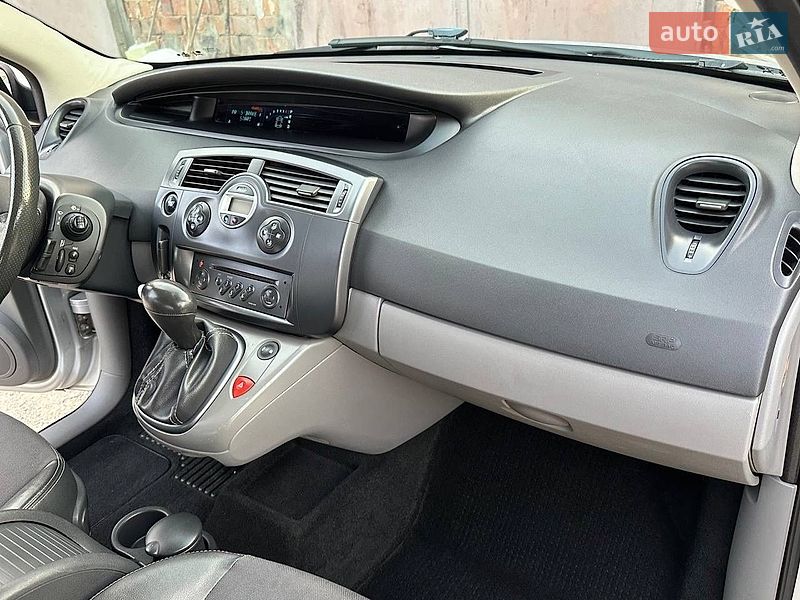 Минивэн Renault Scenic 2005 в Дрогобыче