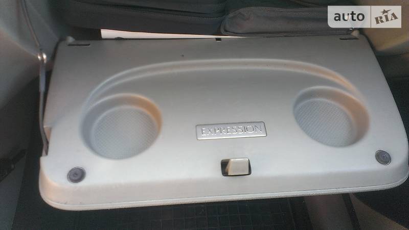 Седан Renault Symbol 2004 в Киеве