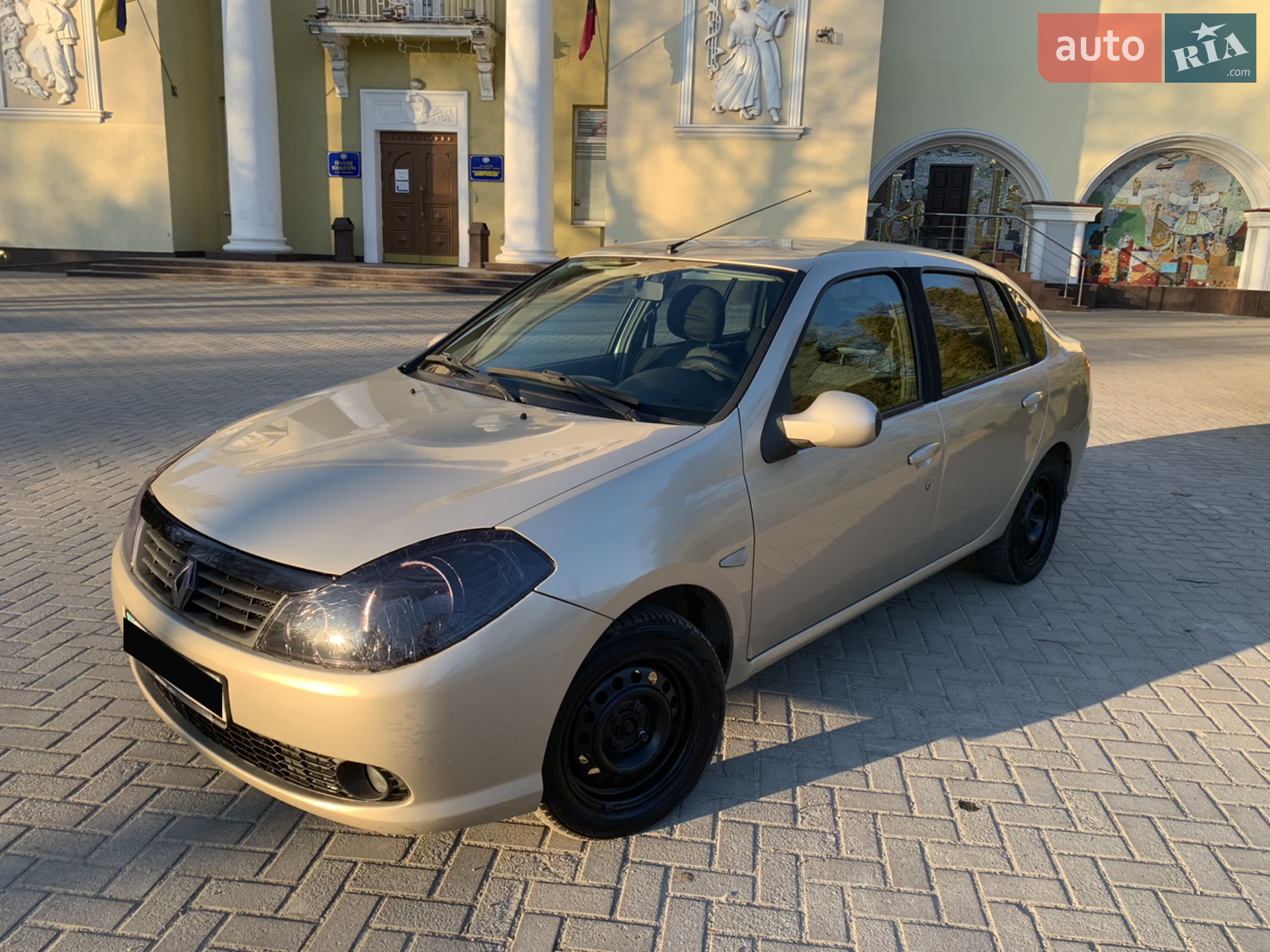 2010 Renault Symbol - мініатюра 2