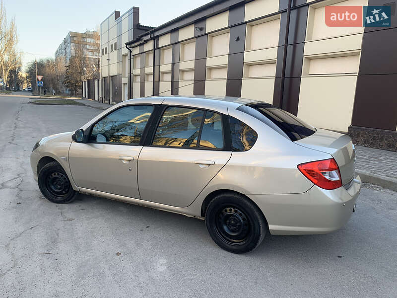 Седан Renault Symbol 2010 в Запорожье