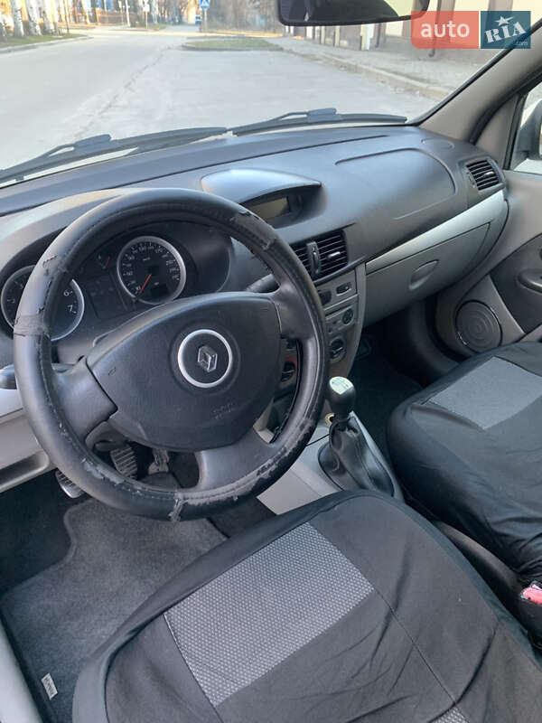 Седан Renault Symbol 2010 в Запорожье