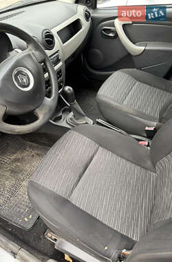 Седан Renault Symbol 2010 в 