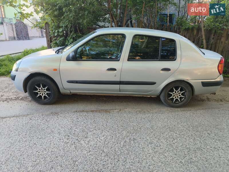 Седан Renault Symbol 2004 в Черновцах
