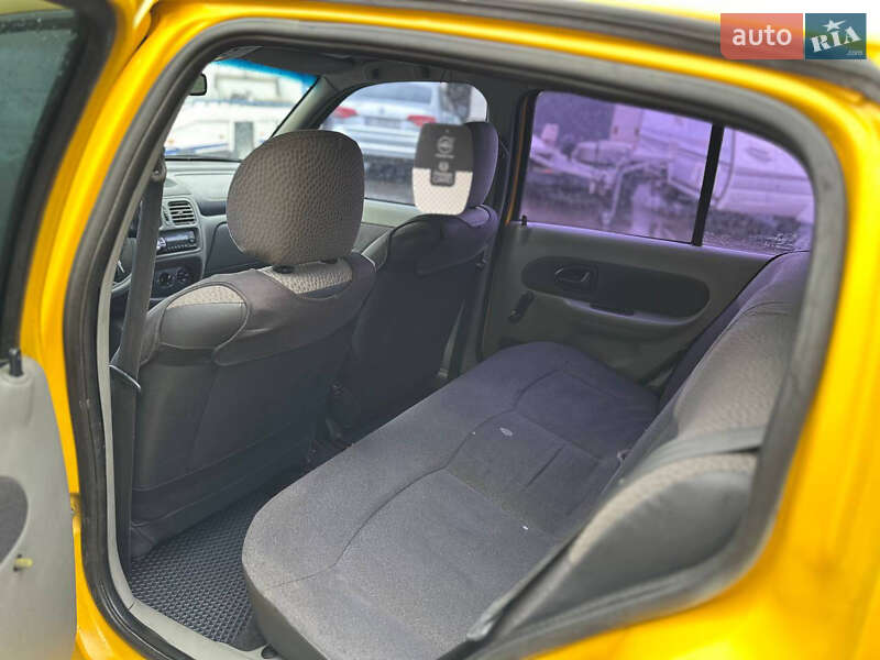 Седан Renault Symbol 2005 в Білій Церкві