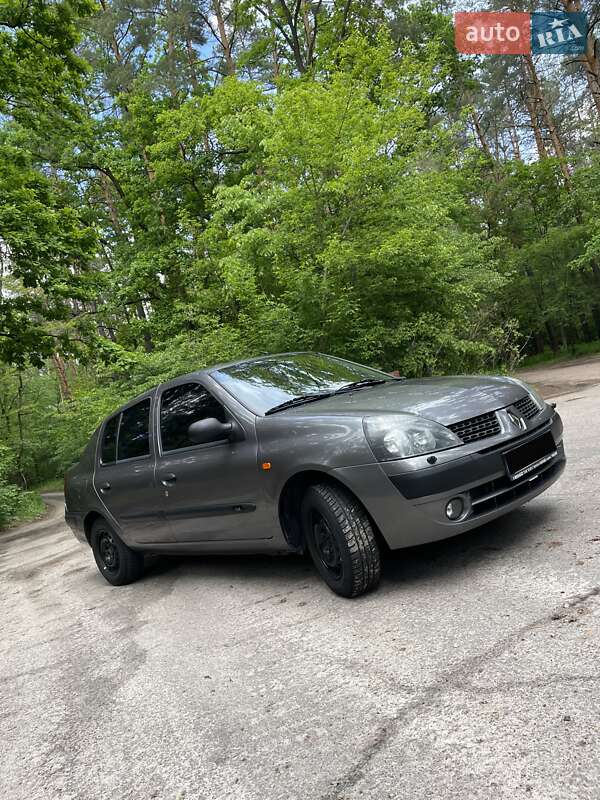 Седан Renault Symbol 2004 в Киеве