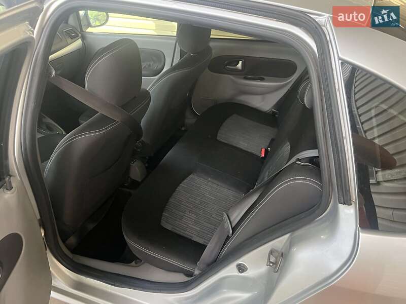 Седан Renault Symbol 2011 в Новомосковську