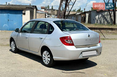 Седан Renault Symbol 2010 в 