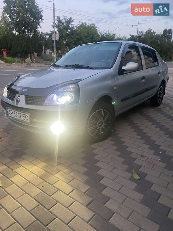 Renault Symbol 2004