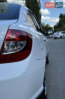 Седан Renault Symbol 2011 в 