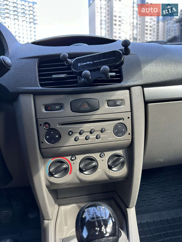 Седан Renault Symbol 2011 в Киеве