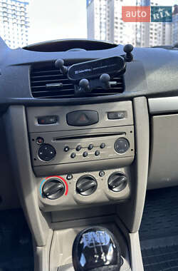 Седан Renault Symbol 2011 в 