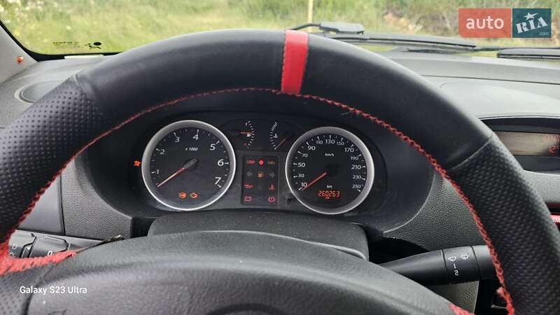 Седан Renault Symbol 2012 в Долине