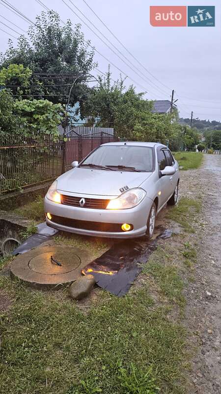 Седан Renault Symbol 2012 в Долине