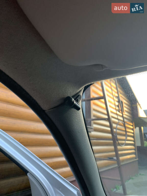 Седан Renault Symbol 2010 в Сарнах