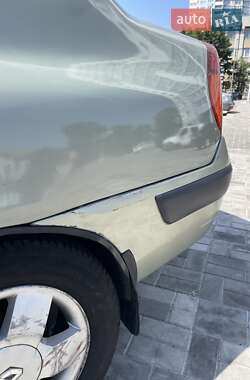 Седан Renault Symbol 2003 в 