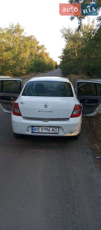Седан Renault Symbol 2010 в Петриковке