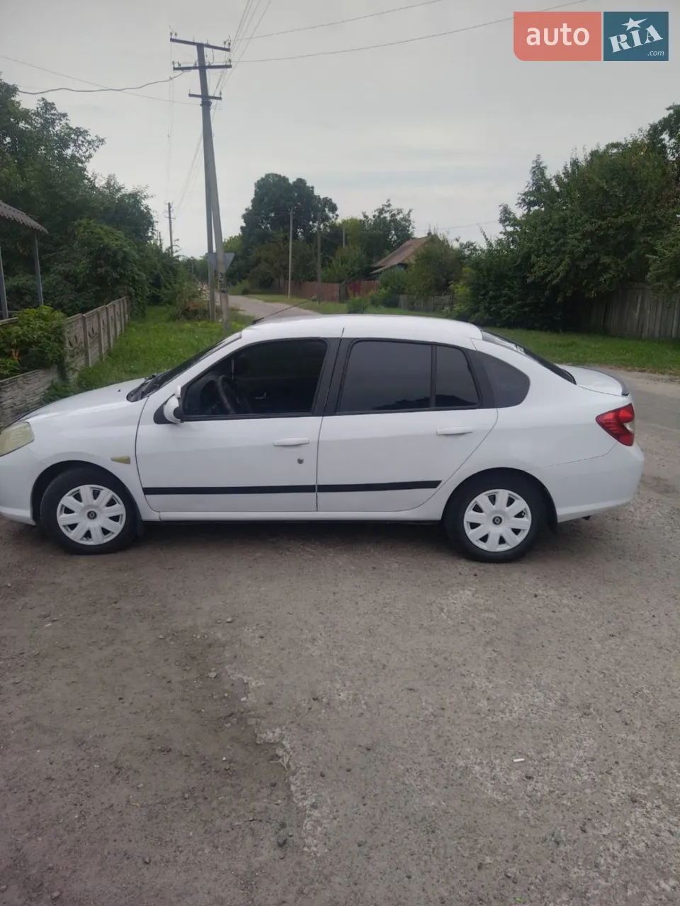 2010 Renault Symbol - мініатюра 25