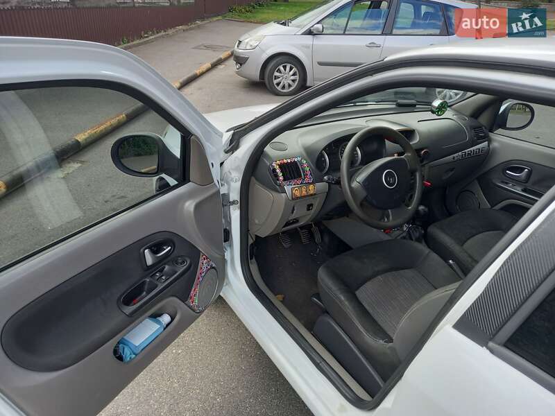 Седан Renault Symbol 2011 в Чернигове