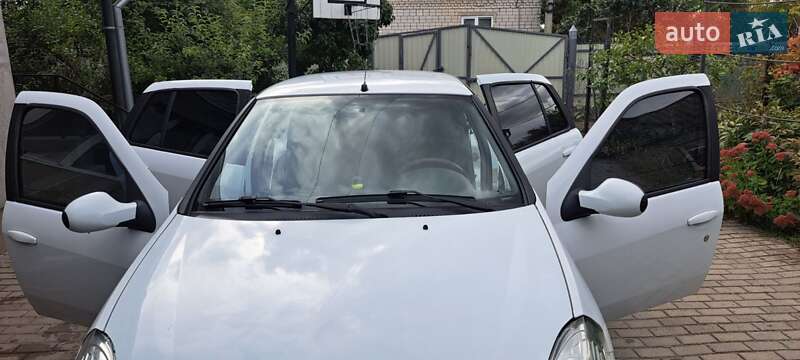 Седан Renault Symbol 2012 в Миргороде