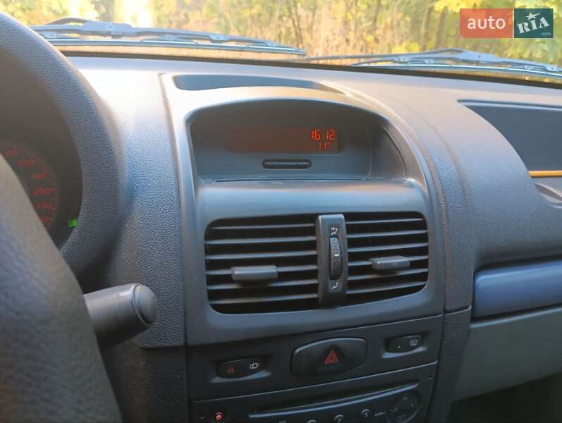 Седан Renault Symbol 2006 в Запоріжжі фото 5 Седан Renault Symbol 2006 в Запоріжжі