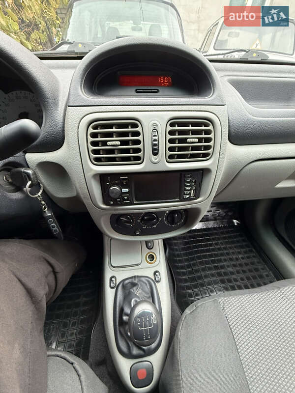 Седан Renault Symbol 2004 в Кременчуці фото 32 Седан Renault Symbol 2004 в Кременчуці