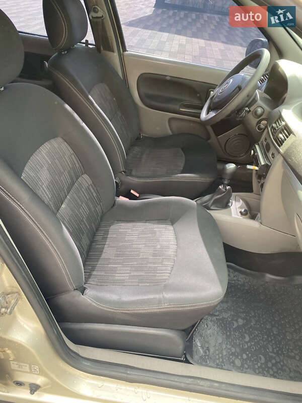 Седан Renault Symbol 2010 в Львове