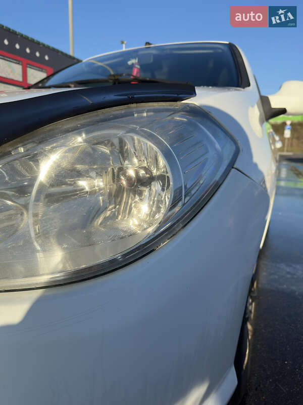 Седан Renault Symbol 2011 в Киеве