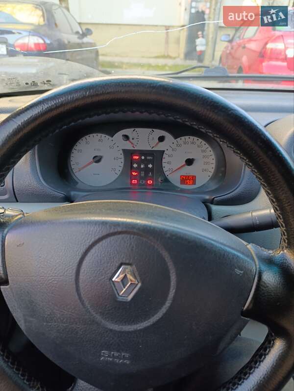 Седан Renault Symbol 2003 в Львові