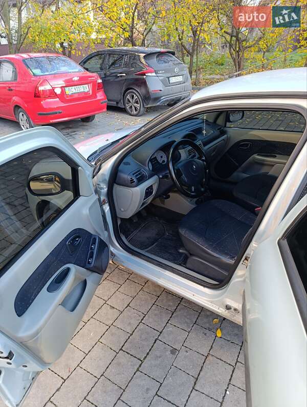 Седан Renault Symbol 2003 в Львові