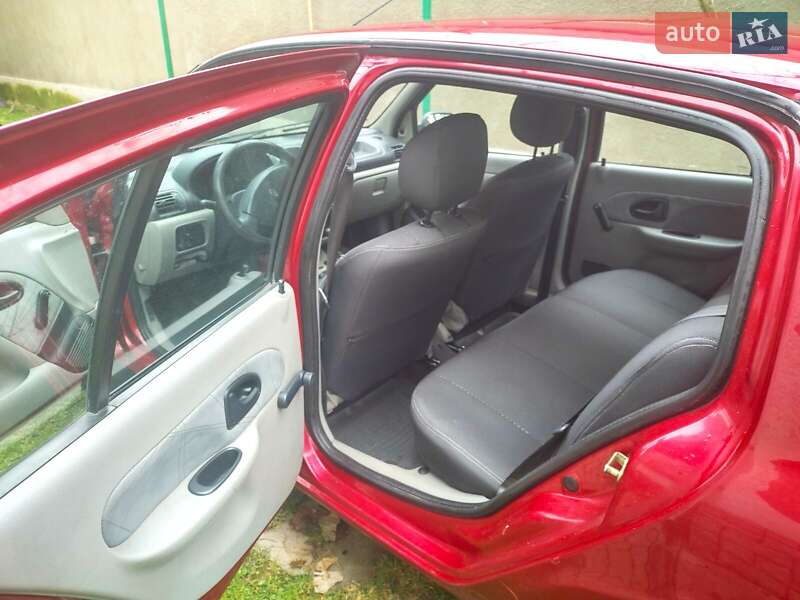 Седан Renault Symbol 2003 в Хусте фото 11 Седан Renault Symbol 2003 в Хусте