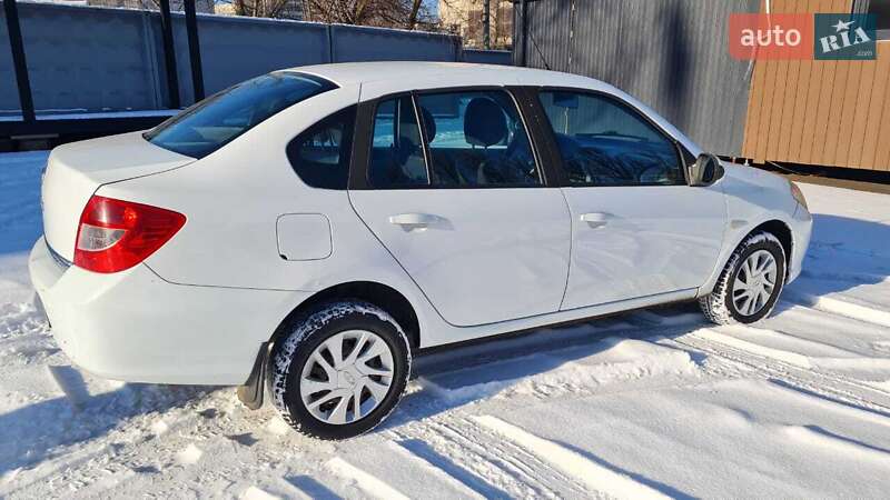 Седан Renault Symbol 2010 в Киеве