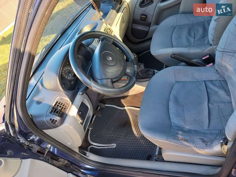 Седан Renault Symbol 2004 в Ивано-Франковске