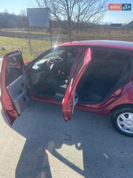 Седан Renault Symbol 2003 в Хусті