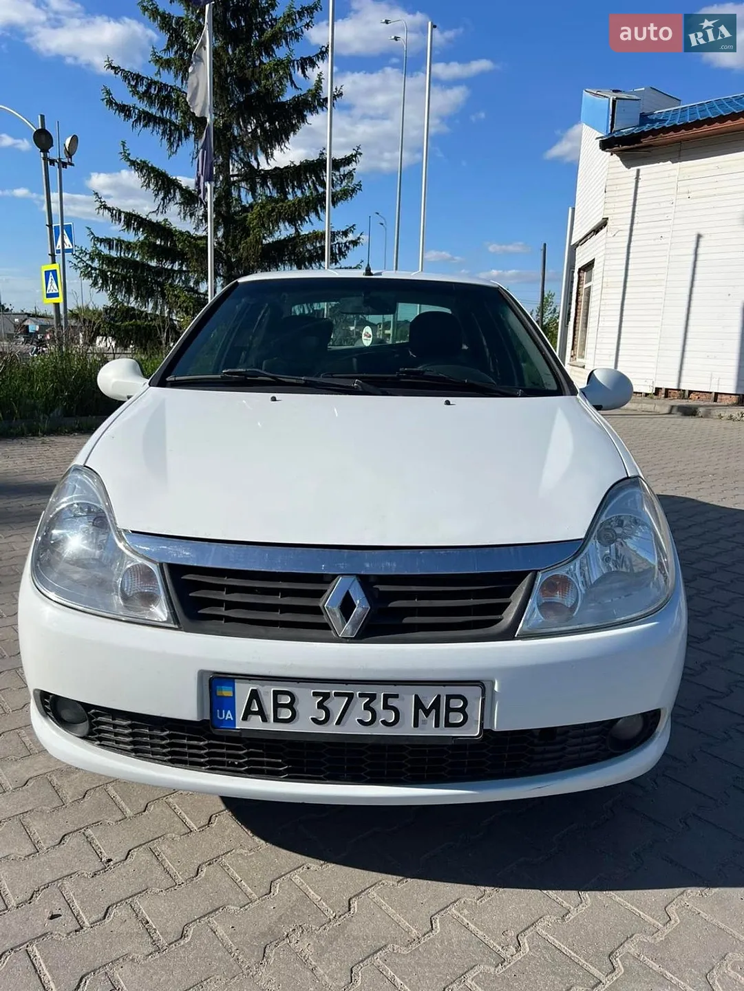 2010 Renault Symbol - мініатюра 2