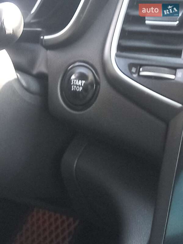 Універсал Renault Talisman 2016 в Хусті