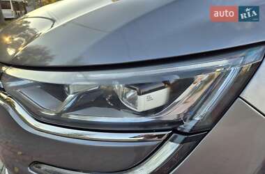 Седан Renault Talisman 2017 в  фото 16 Седан Renault Talisman 2017 в