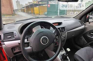 Седан Renault Thalia 2012 в 