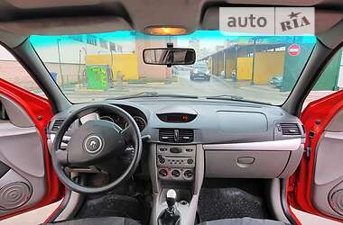 Седан Renault Thalia 2012 в 