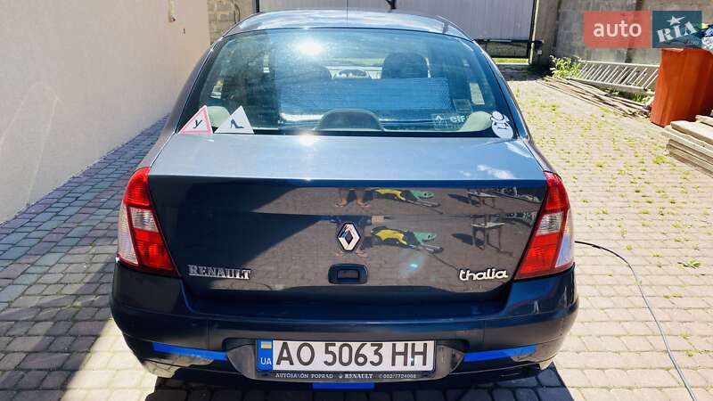 Седан Renault Thalia 2004 в Хусті