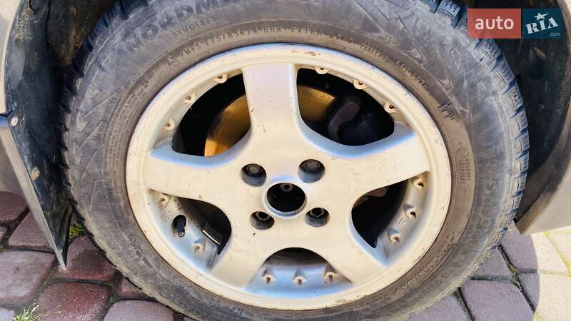 Седан Renault Thalia 2004 в Хусті