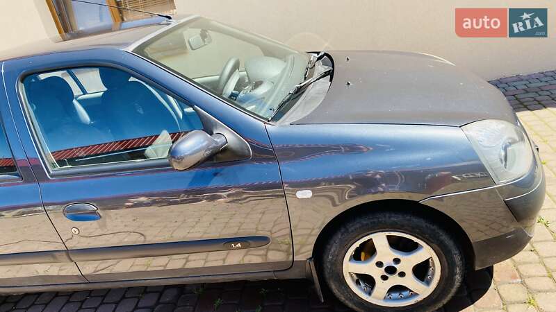 Седан Renault Thalia 2004 в Хусті