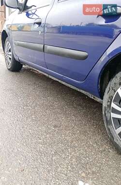 Седан Renault Thalia 2004 в 