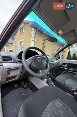 Седан Renault Thalia 2009 в 