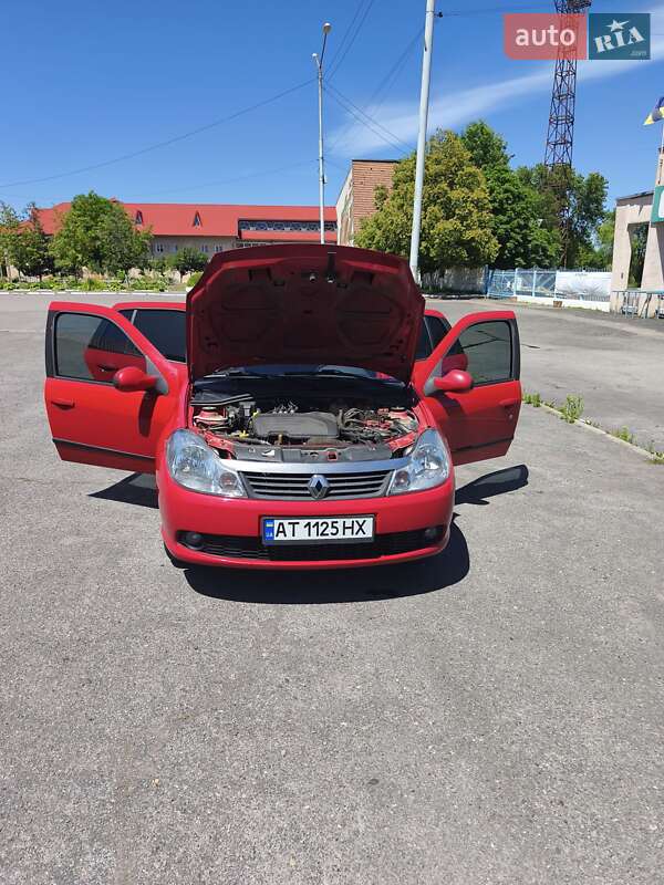 Седан Renault Thalia 2012 в Долині