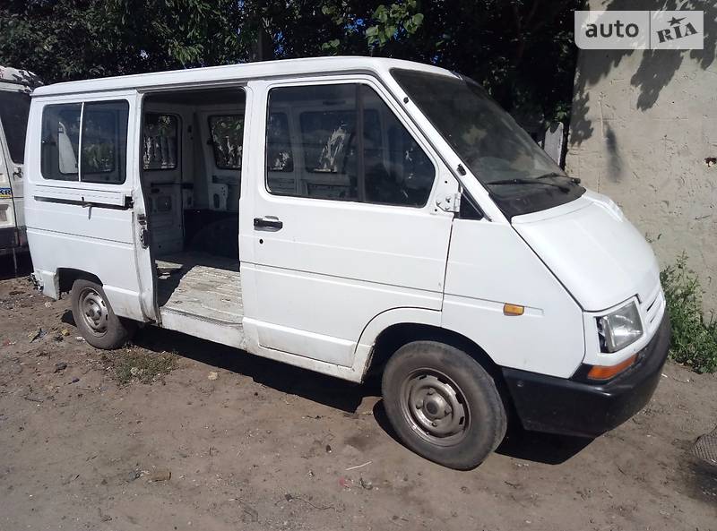 Грузовой фургон Renault Trafic 1996 в Изяславе