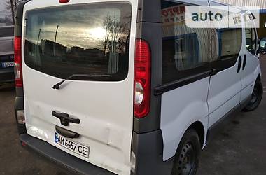 Грузопассажирский фургон Renault Trafic 2006 в Житомире