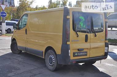 Грузопассажирский фургон Renault Trafic 2005 в Николаеве